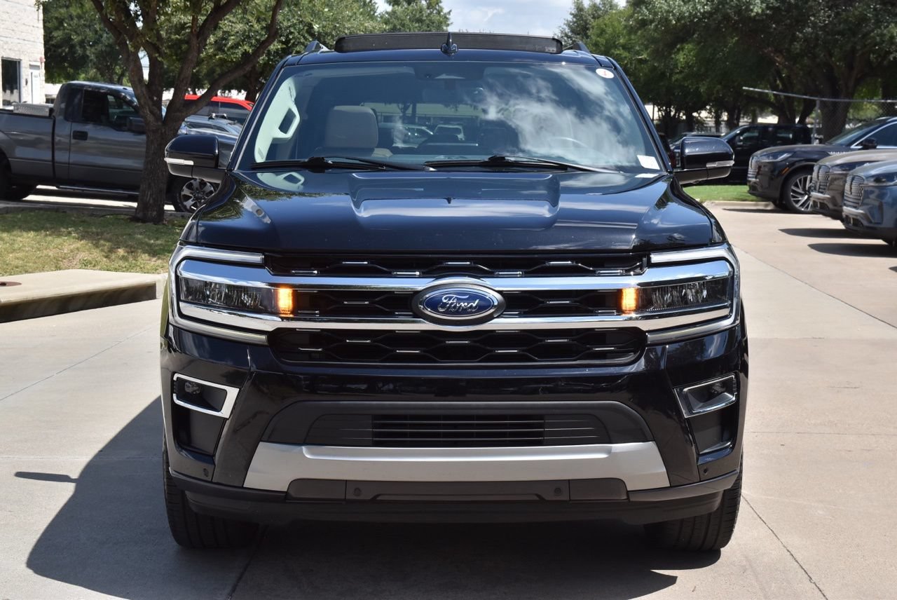 Certified 2024 Ford Expedition Limited RWD image 3