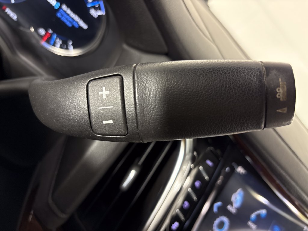 Used 2018 Cadillac Escalade 2WD image 37