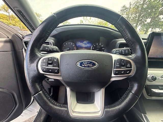 Certified 2021 Ford Explorer XLT w/ Equipment Group 202A AWD/4WD image 16