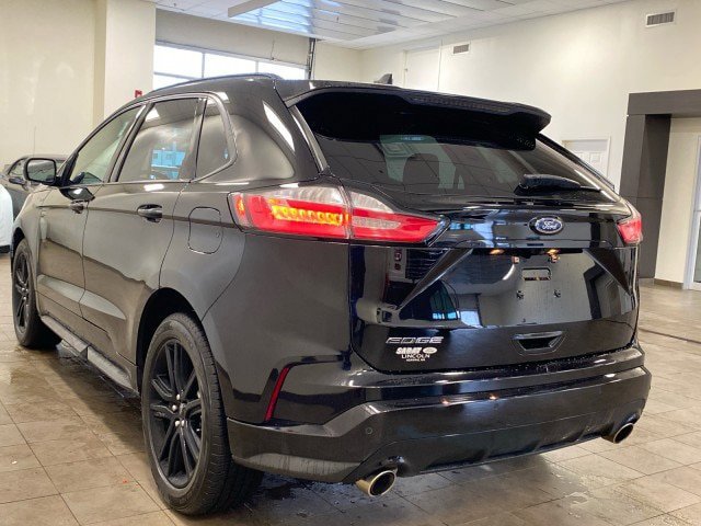 Certified 2020 Ford Edge ST-Line AWD/4WD image 2