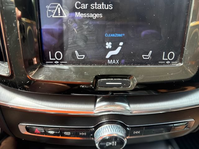 Used 2018 Volvo XC60 T5 Momentum w/ Vision Package AWD/4WD image 31