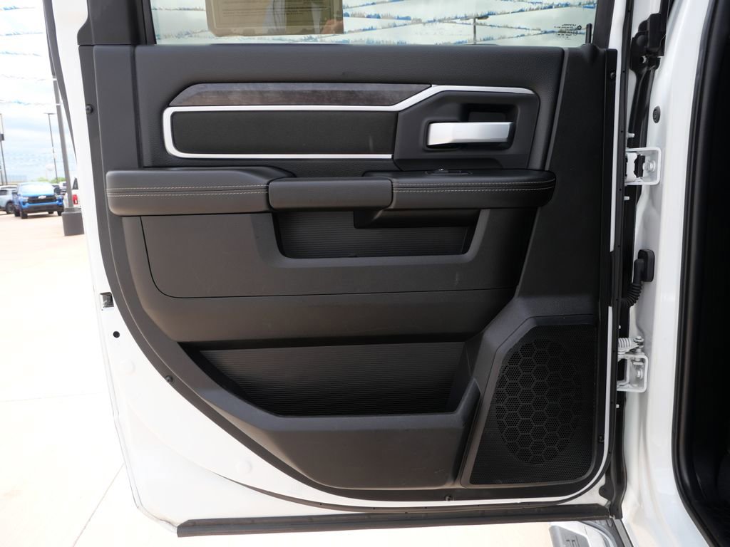 Used 2024 RAM 3500 Big Horn image 11