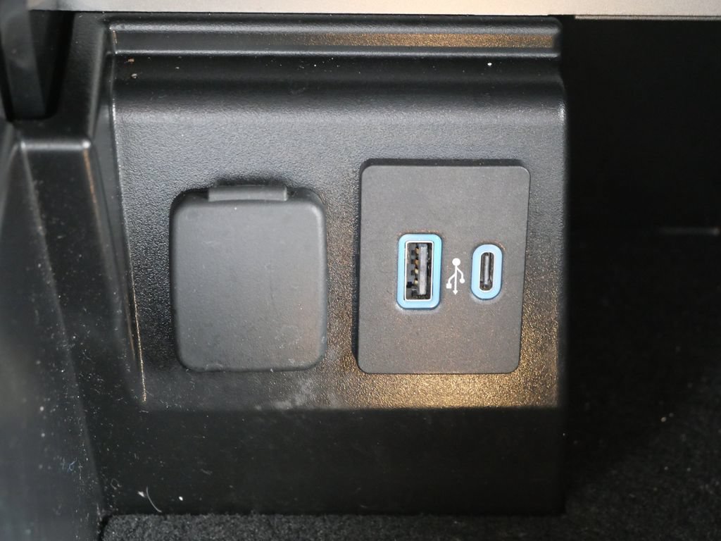 Certified 2023 Ford Explorer XLT w/ Equipment Group 202A AWD/4WD image 27