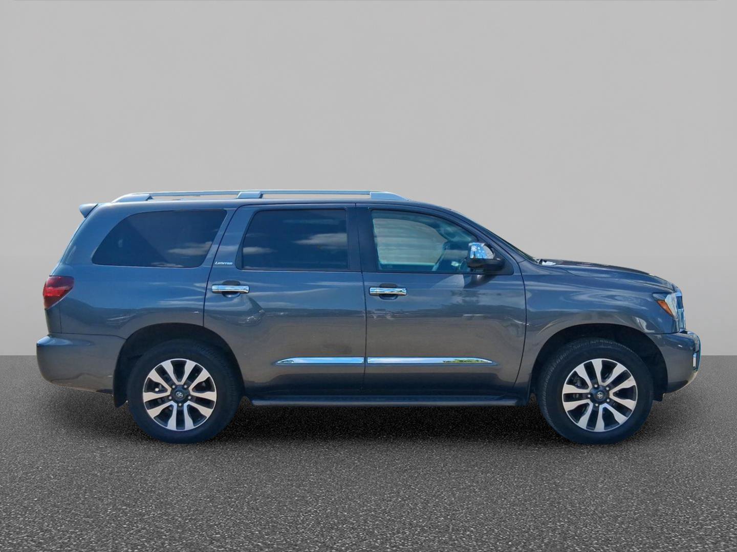 Used 2019 Toyota Sequoia Limited w/ Safety & Convenience Package AWD/4WD image 3