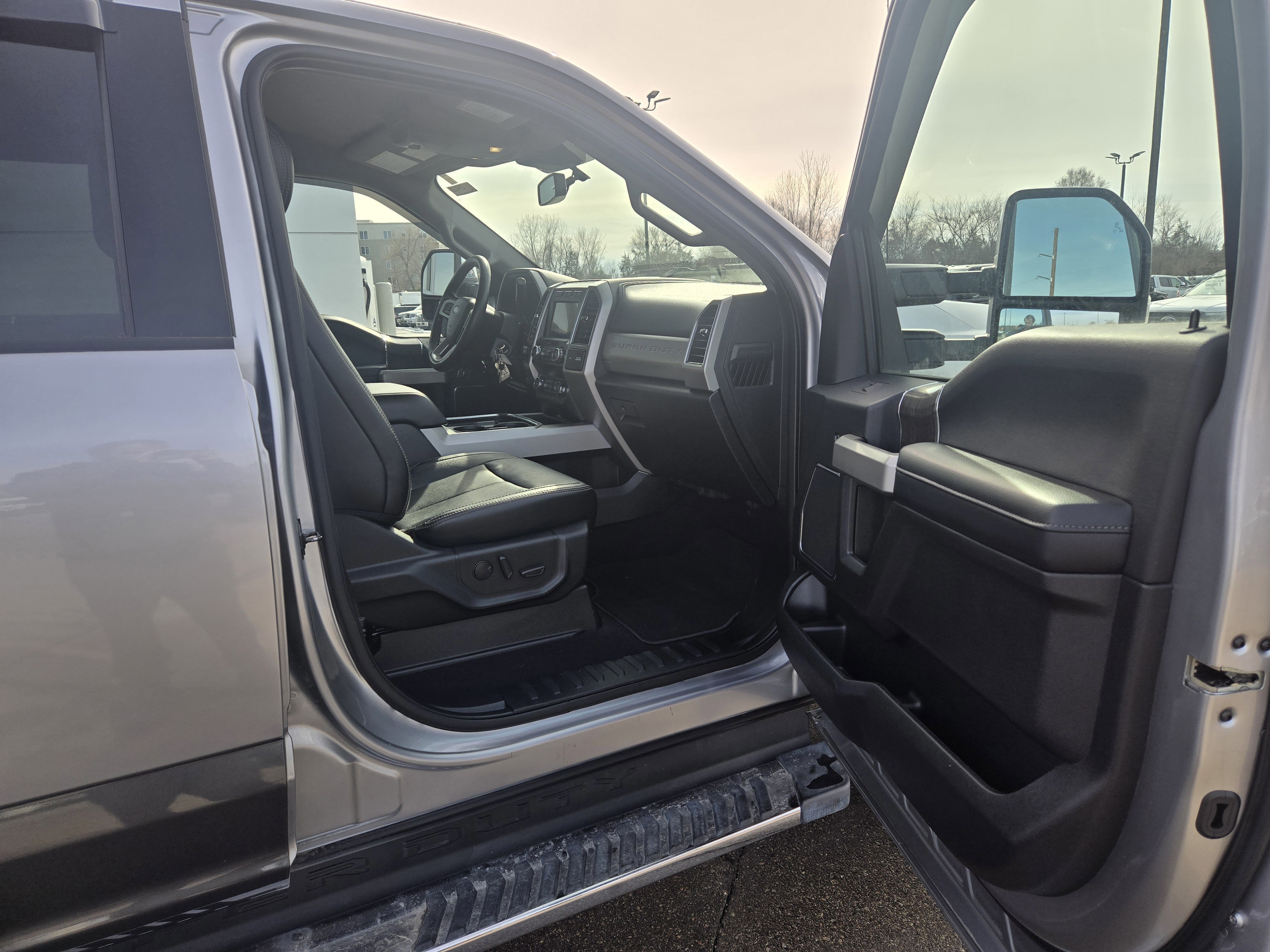 Certified 2020 Ford F250 Lariat w/ Chrome Package image 19