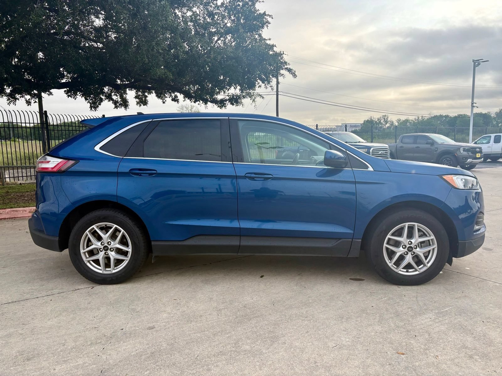 Certified 2024 Ford Edge SEL AWD/4WD image 2