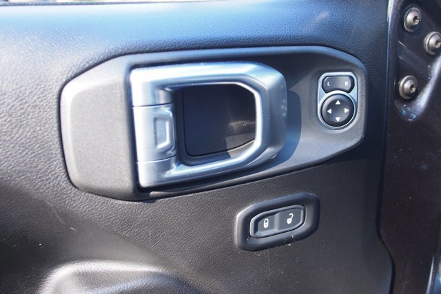 Used 2023 Jeep Wrangler Sport image 19