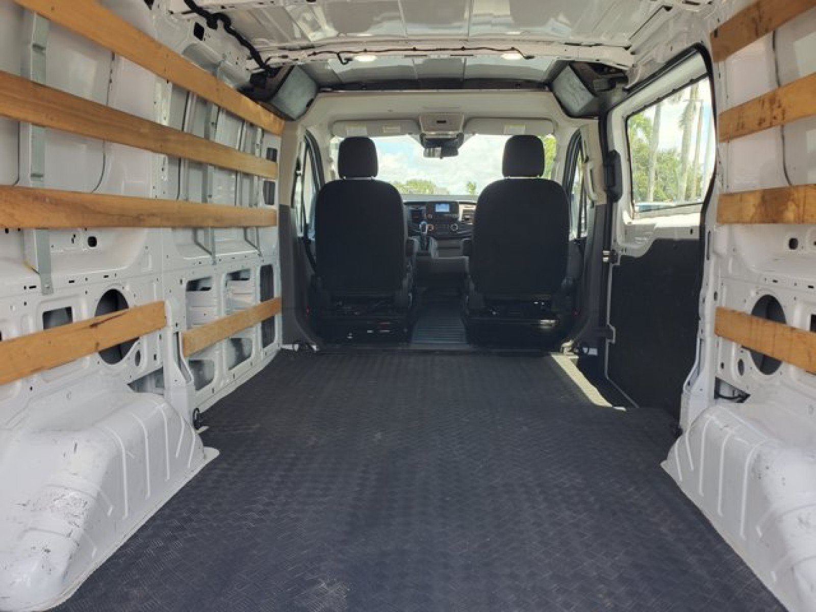 Certified 2023 Ford Transit 250 Low Roof w/ Exterior Upgrade Package RWD image 22