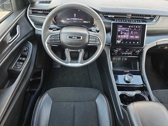 Used 2023 Jeep Grand Cherokee L Laredo AWD/4WD image 13