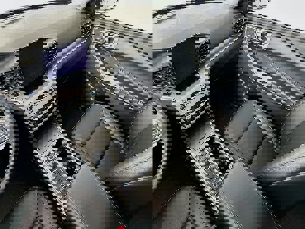 Certified 2020 Ford Explorer XLT w/ Equipment Group 202A image 14