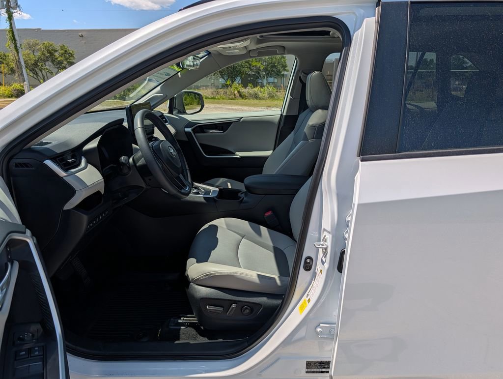 Used 2023 Toyota RAV4 Limited AWD/4WD image 20