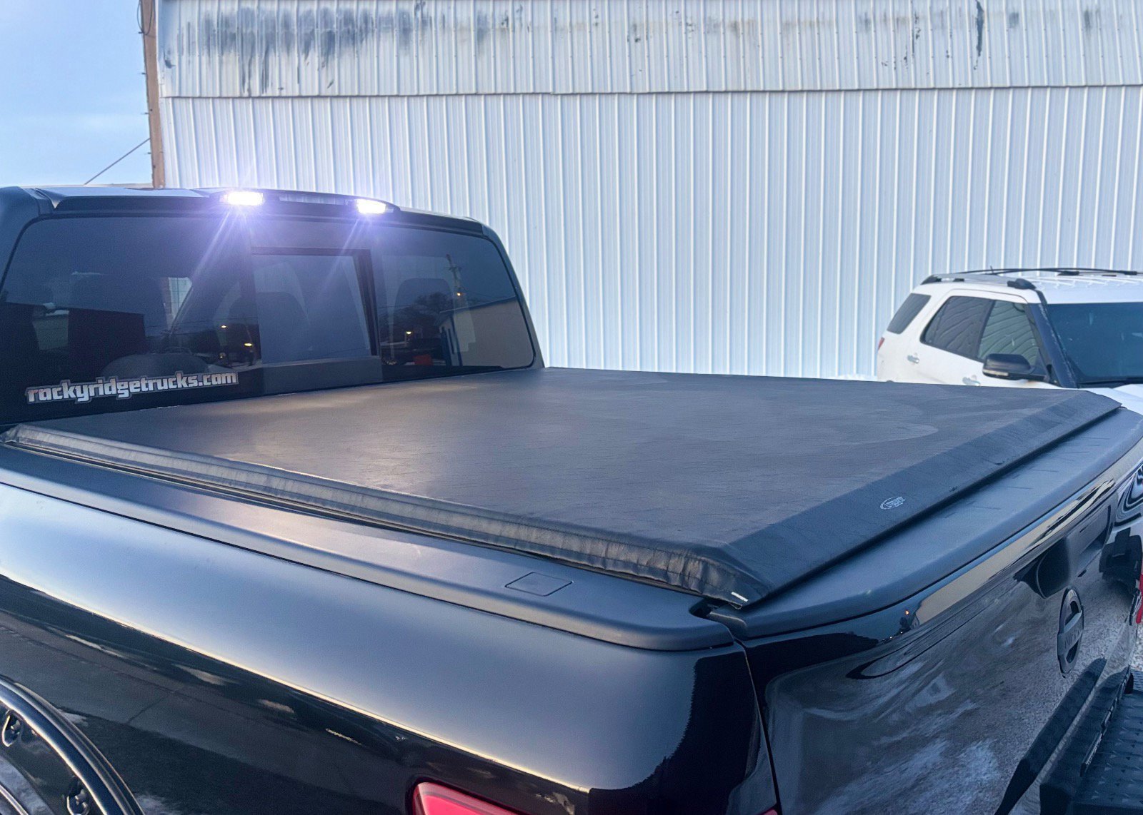 Used 2019 Nissan Titan SV w/ SV Convenience Package image 11