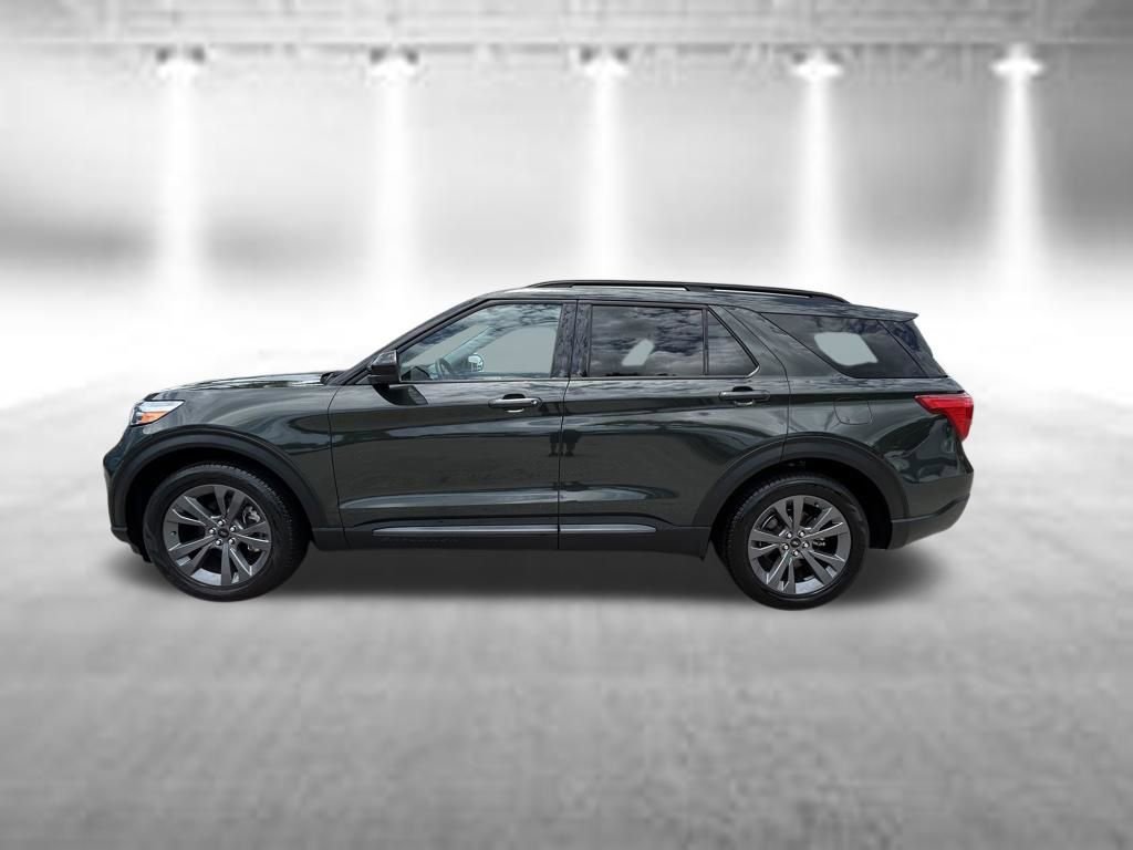 Certified 2023 Ford Explorer XLT w/ Equipment Group 202A RWD image 8