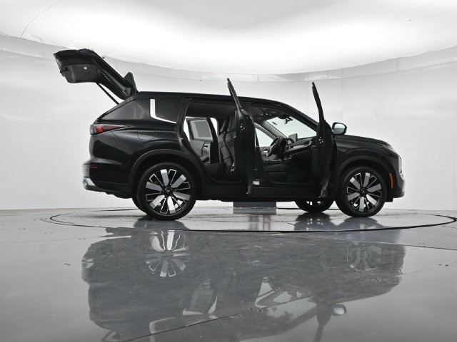 Used 2025 Mitsubishi Outlander SE FWD image 56