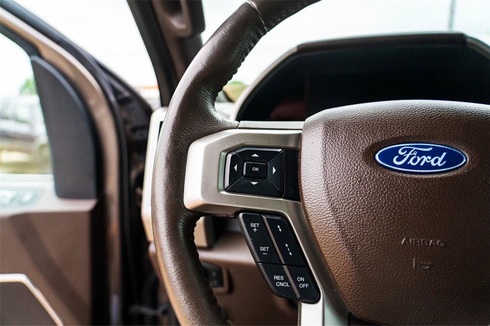 Certified 2020 Ford F350 King Ranch w/ King Ranch Ultimate Package AWD/4WD image 17