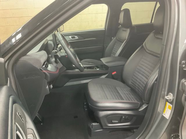 Certified 2025 Ford Explorer ST-Line w/ ST-Line Street Pack image 8