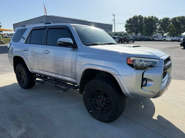 Used 2018 Toyota 4Runner TRD Off-Road Premium AWD/4WD image 4