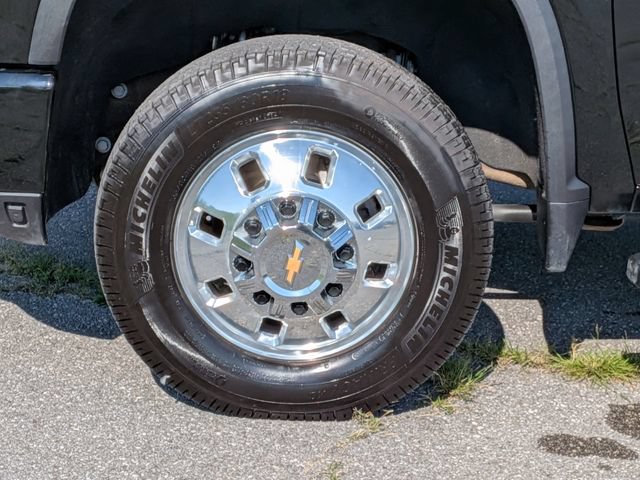 Used 2024 Chevrolet Silverado 3500 High Country w/ Technology Package AWD/4WD image 12