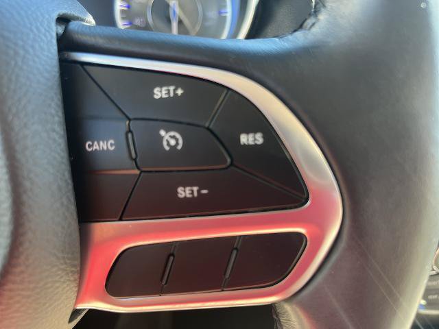 Used 2020 Chrysler 300 Touring RWD image 13