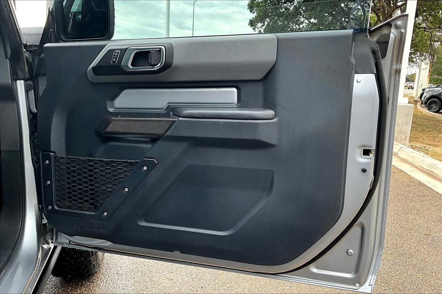 Certified 2024 Ford Bronco Black Diamond image 20