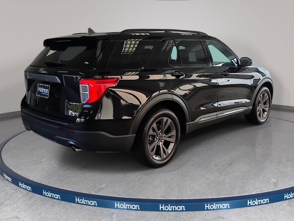Certified 2023 Ford Explorer XLT w/ Equipment Group 202A AWD/4WD image 5