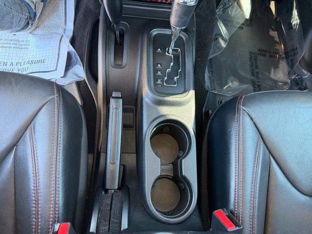 Used 2017 Jeep Wrangler Unlimited Rubicon AWD/4WD image 23