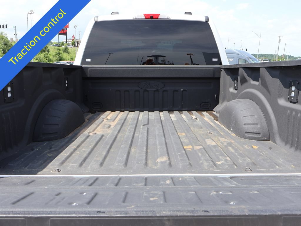 Certified 2025 Ford F250 XLT w/ Black Appearance Package AWD/4WD image 16