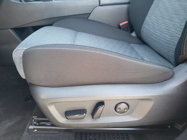 Used 2023 Nissan Rogue SV FWD image 25