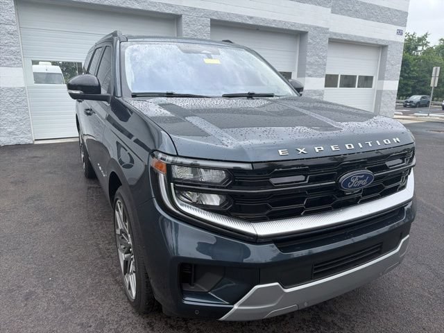 Certified 2025 Ford Expedition Platinum w/ Platinum Ultimate Package AWD/4WD image 9