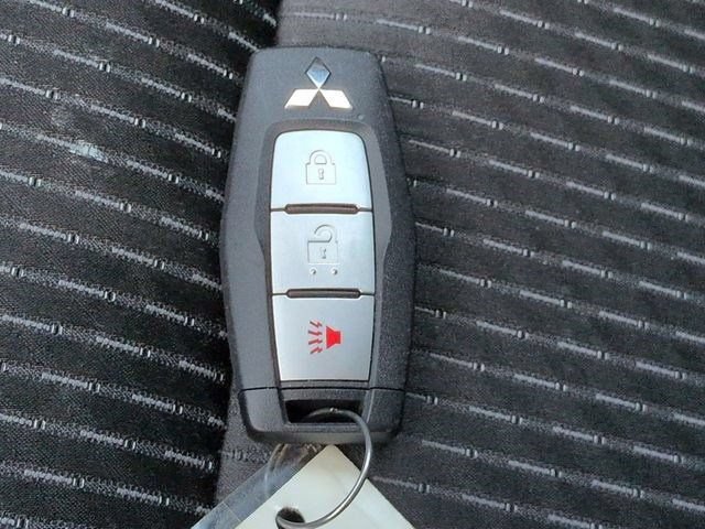 Used 2023 Mitsubishi Outlander ES FWD image 25