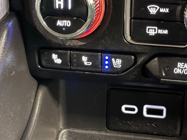 Used 2023 GMC Yukon XL SLT w/ SLT Luxury Package image 31