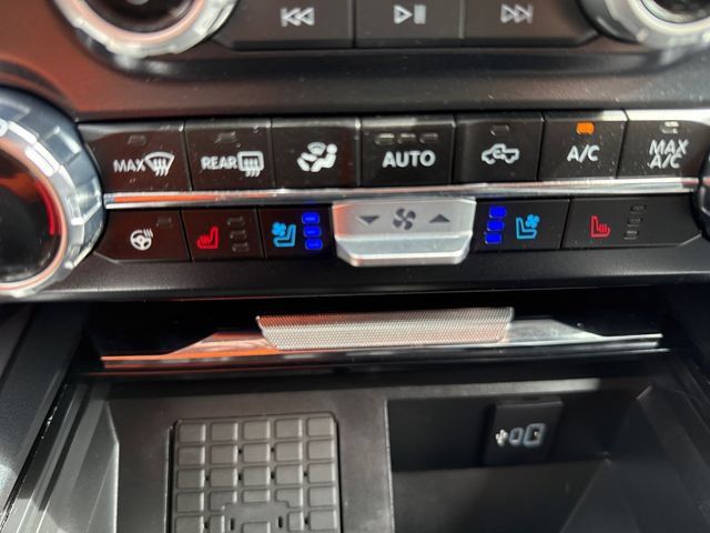 Certified 2024 Ford F250 Lariat w/ Lariat Ultimate Package AWD/4WD image 33