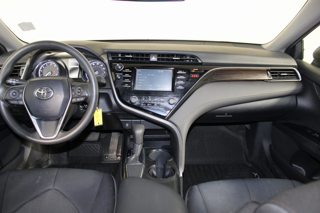 Used 2019 Toyota Camry LE image 13