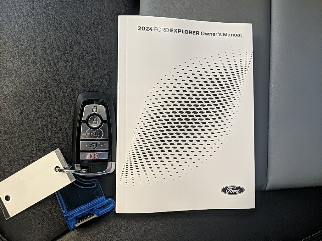 Certified 2024 Ford Explorer XLT w/ Equipment Group 202A image 31