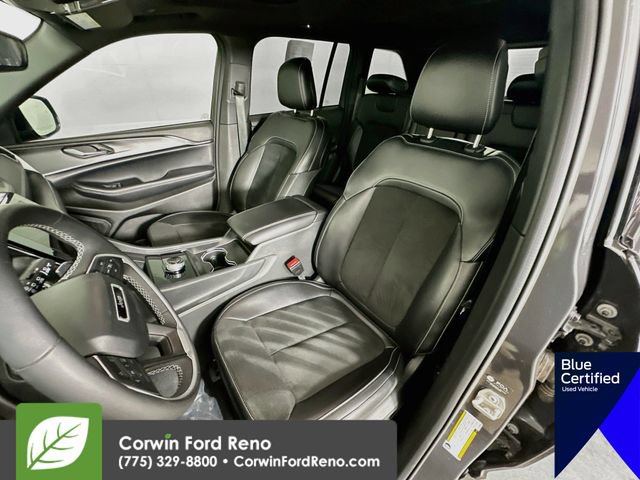 Used 2024 Jeep Grand Cherokee Altitude AWD/4WD image 25