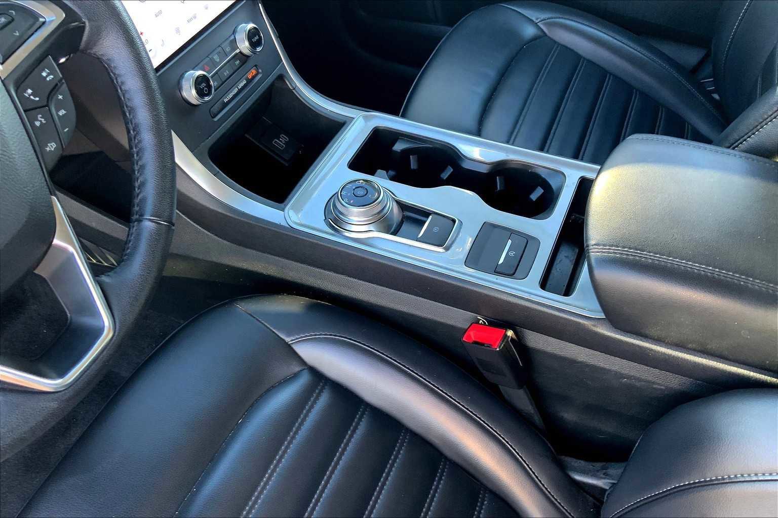 Certified 2024 Ford Edge SEL image 31