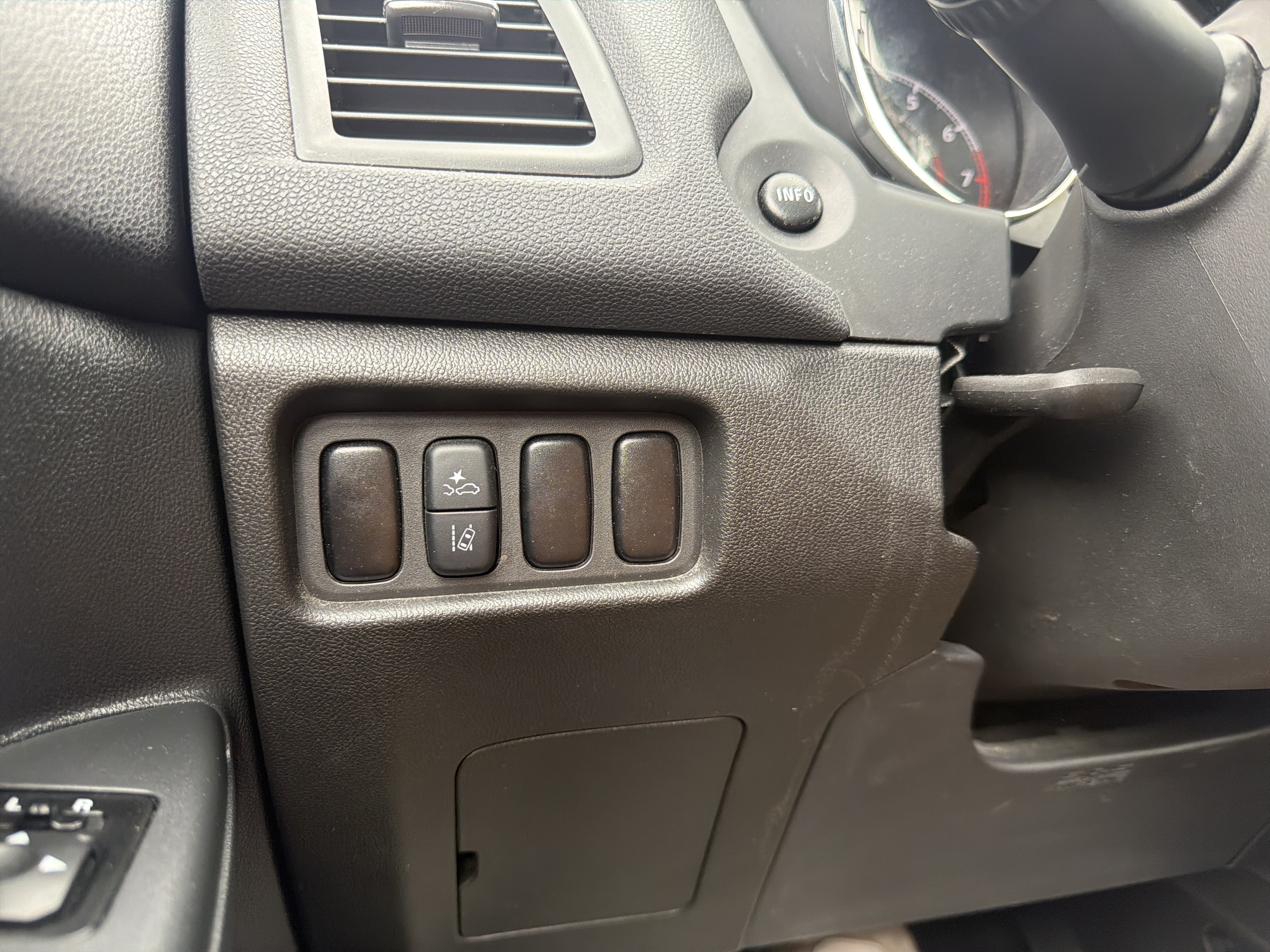 Used 2025 Mitsubishi Outlander Sport AWD image 27