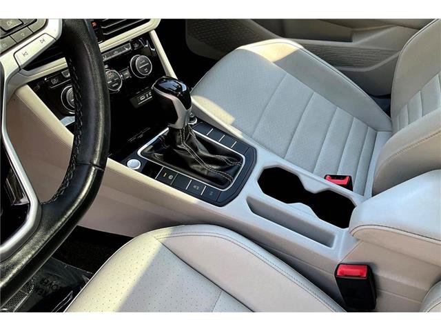 Used 2023 Volkswagen Jetta SE FWD image 19