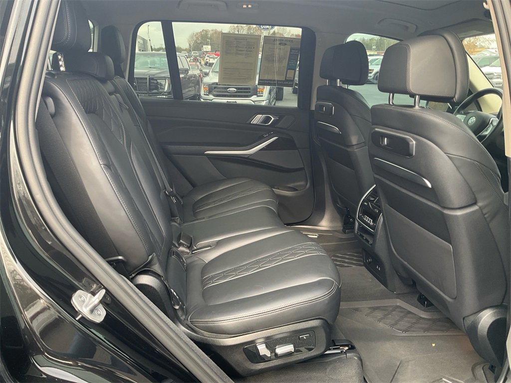 Used 2023 BMW X7 xDrive40i w/ Premium Package image 11