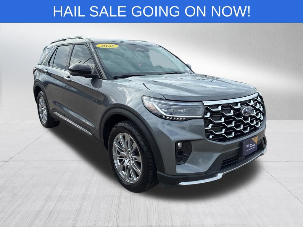 Certified 2025 Ford Explorer Platinum image 2