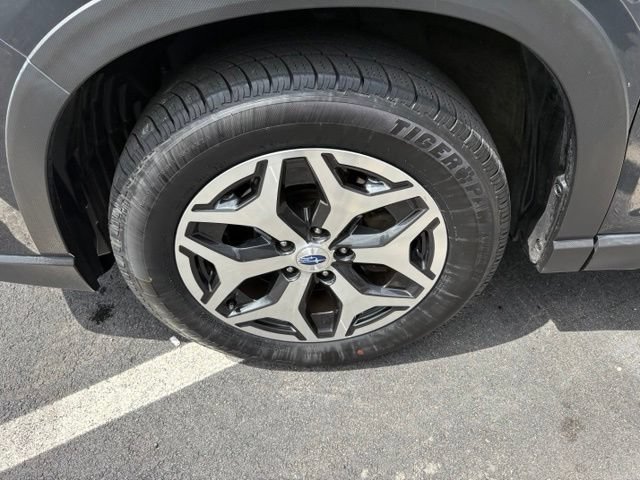 Used 2019 Subaru Forester Premium AWD/4WD image 12