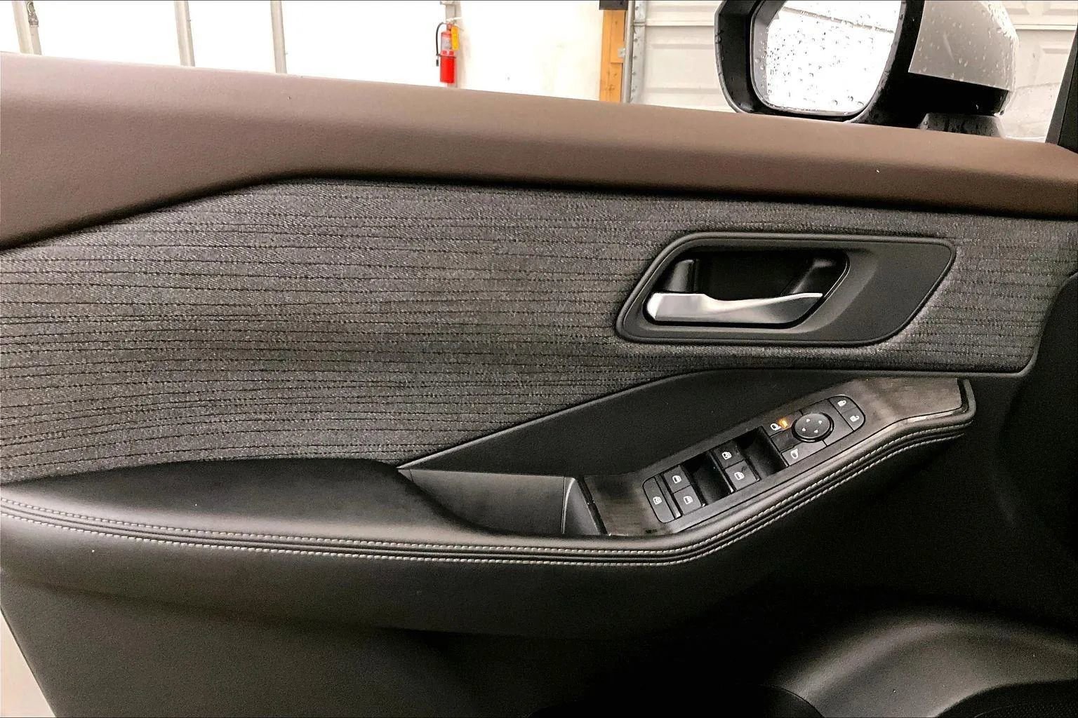 Used 2023 Nissan Rogue SV image 22