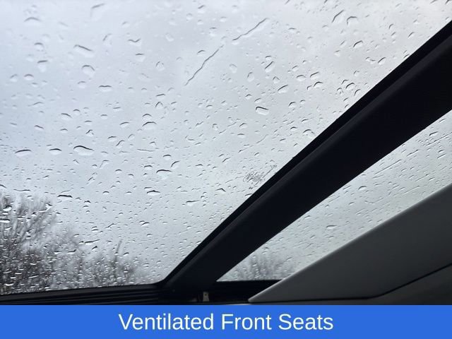 Certified 2025 Ford Explorer Platinum w/ Ultimate Package image 18