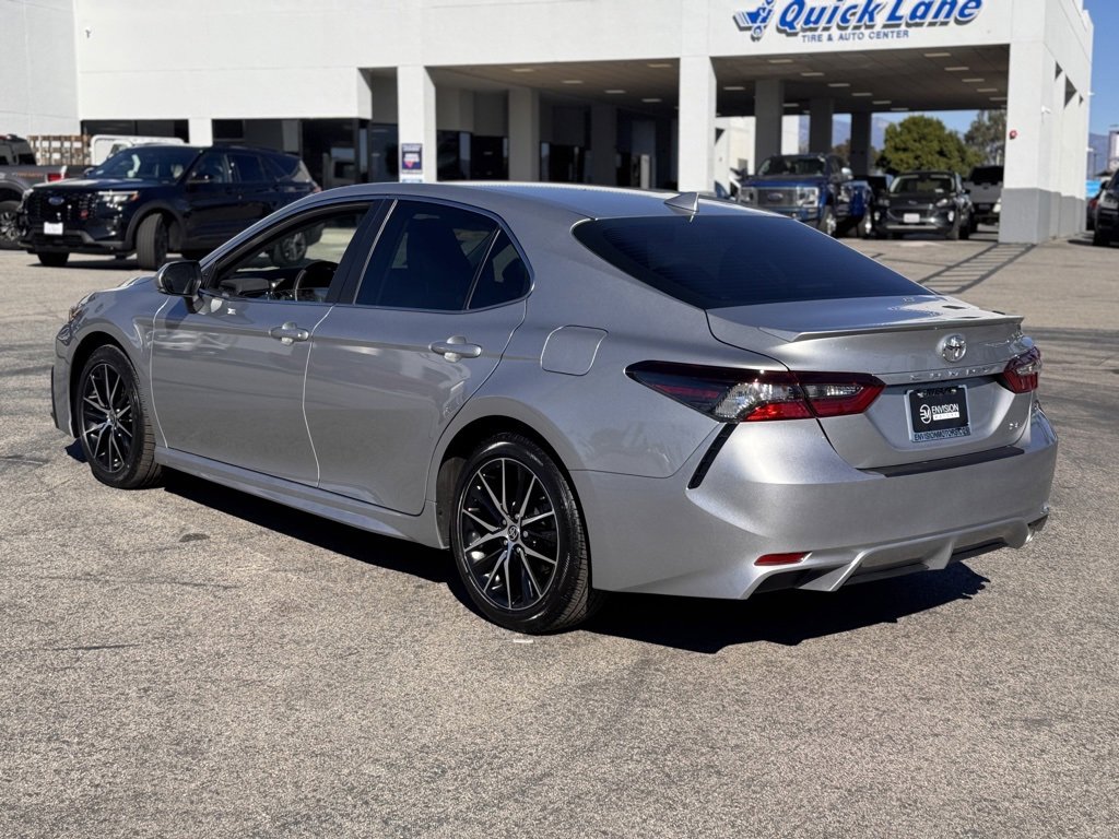 Used 2024 Toyota Camry SE image 10