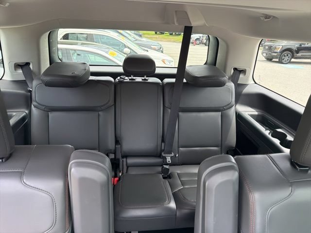 Certified 2025 Ford Expedition Active AWD/4WD image 22