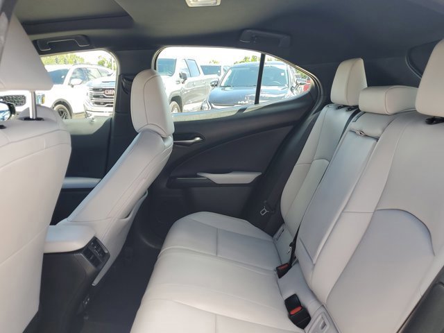 Used 2024 Lexus UX 250h FWD image 13