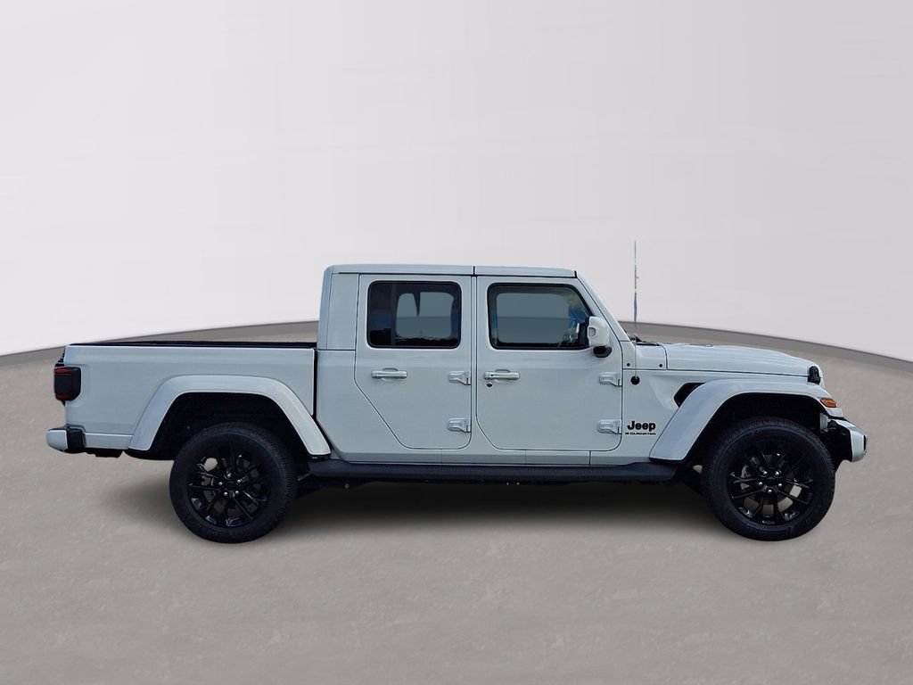 Used 2023 Jeep Gladiator Overland AWD/4WD image 7