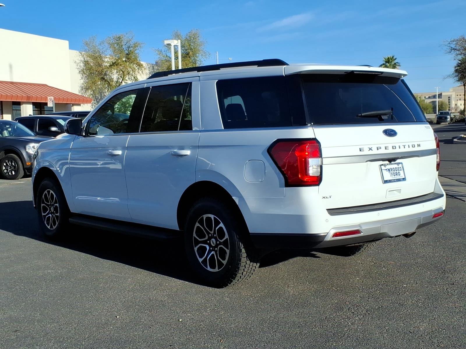 Certified 2024 Ford Expedition XLT image 5