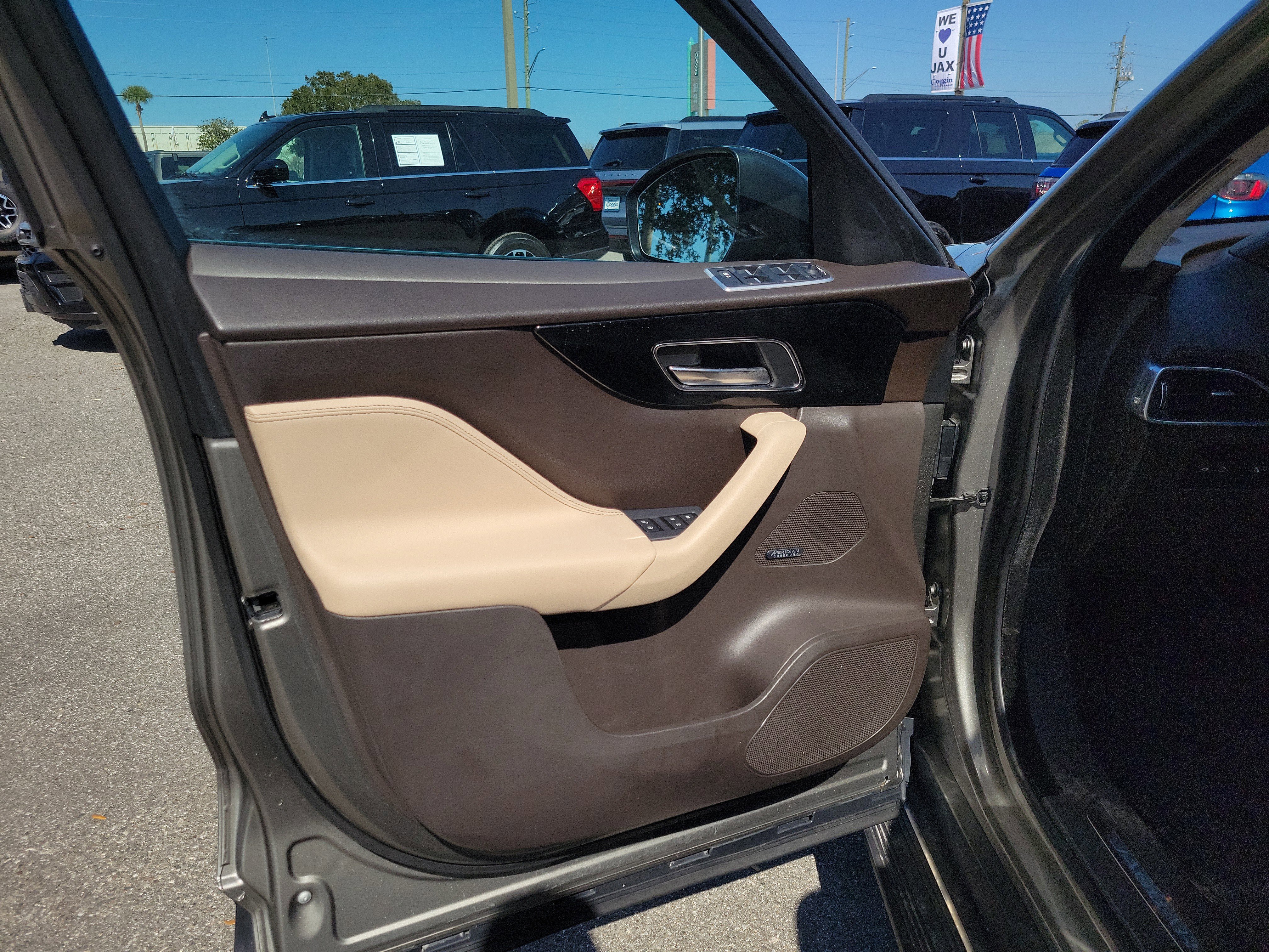 Used 2020 Jaguar F-PACE Prestige image 5