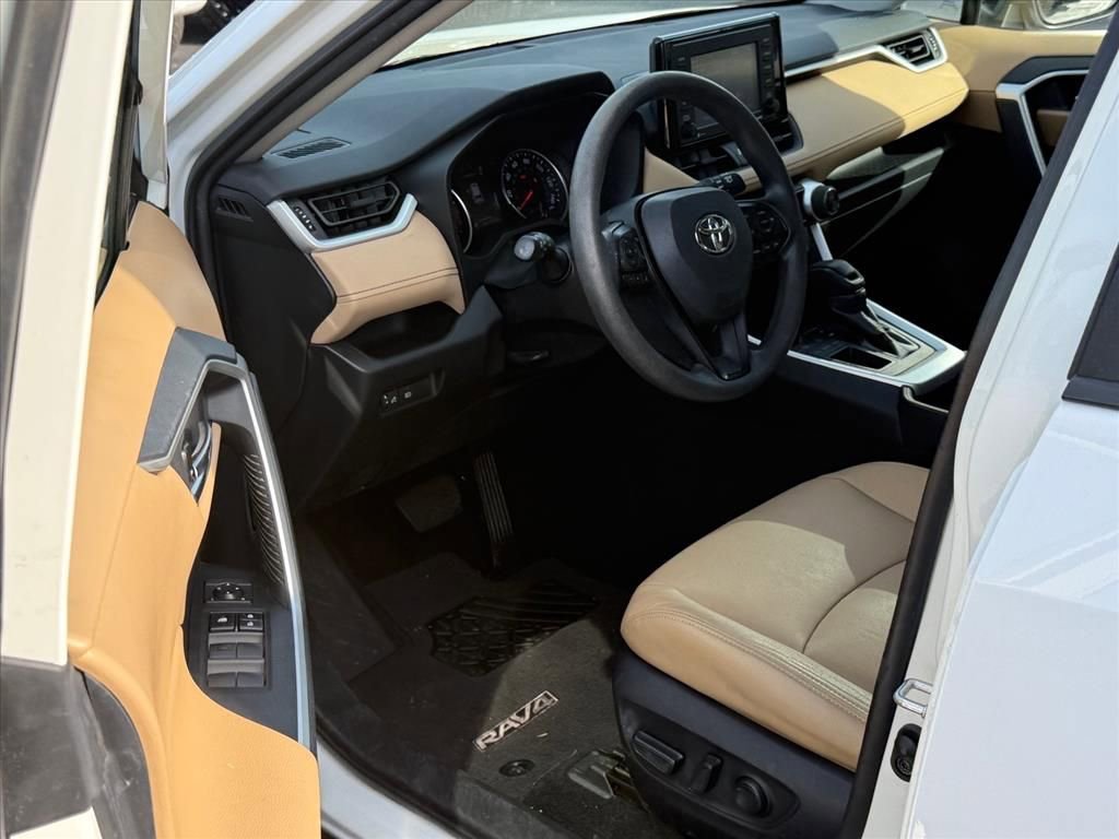 Used 2021 Toyota RAV4 XLE FWD image 10